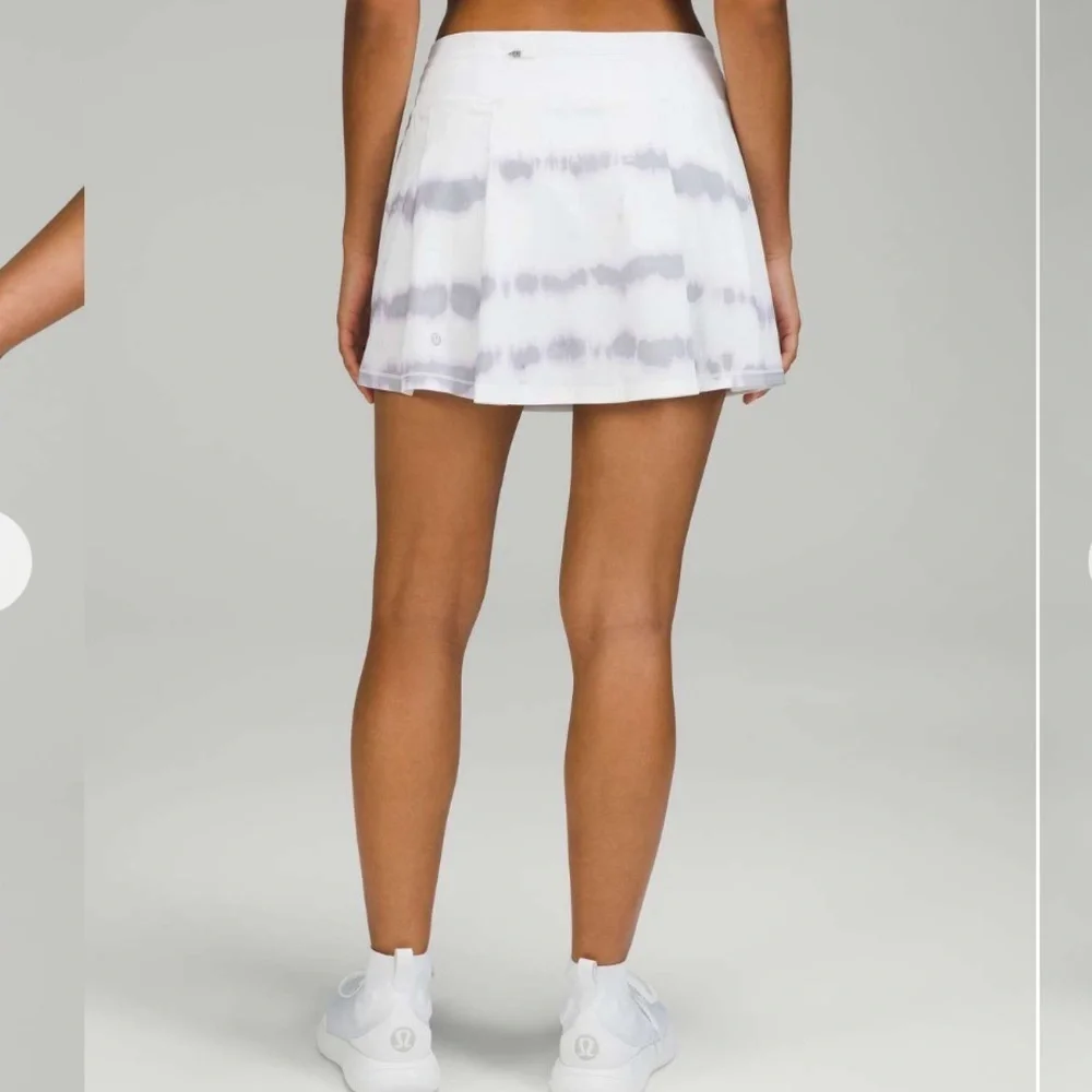 Lululemon Athletica White and Gray Skirt 8 reposhing bc I bought the wrong size - Picture 1 of 16